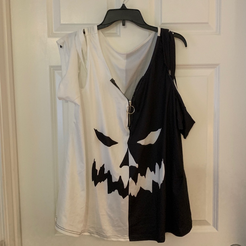 SHEIN Black White Split Halloween Short Sleeve Top Cold Shoulder Stretch Tee